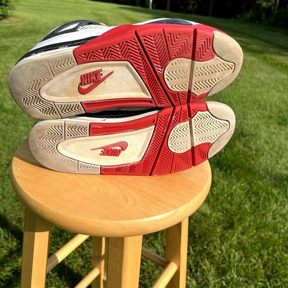 Athletic_Shoes